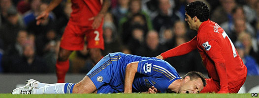 Luis Suárez y John Terry