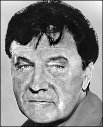 Foto manipulada mostra como Elvis Presley pareceria aos 70 anos