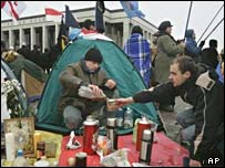 Ekim Meydanı'na çadır kuran protestocular