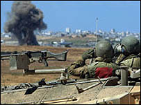 Gazze'deki bir İsrail tankı