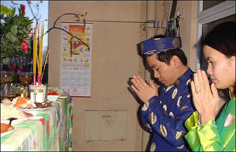 Tác giả và vợ - Trần Thị Minh Phương. Chúng tôi đến từ thành phố Huế. Tôi là sinh viên du học theo chương trình học bổng Chevening của Bộ Ngoại Giao Anh.