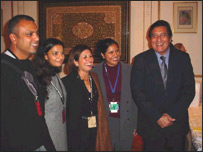 विनोद खन्ना पहुँचे न्यूयॉर्क