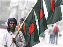  انتخابی مہم کے دوران ایک سیاسی کارکن