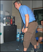 Ian Bridge putting the ball in the MNS pro putt.