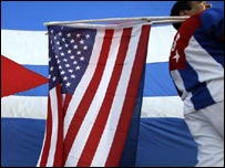 Küba ve Amerikan bayrakları