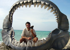 Steve and Megalodon tooth and jaw © Penny Allen