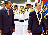 Hai thủ tướng Hun Sen và Phan Văn Khải