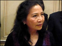 Bà Dương Thu Hương tại họp báo ở Paris hôm 8/12