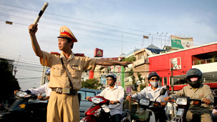 Cảnh sát giao thông ở Hà Nội