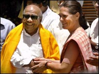 सोनिया गांधी और करूणानिधि