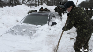 Сніг на дорогах України