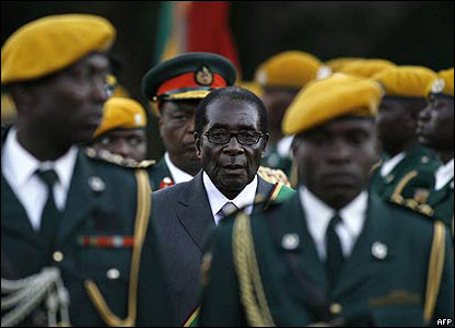 Tổng thống Robert Mugabe trong buổi lễ tại Harare