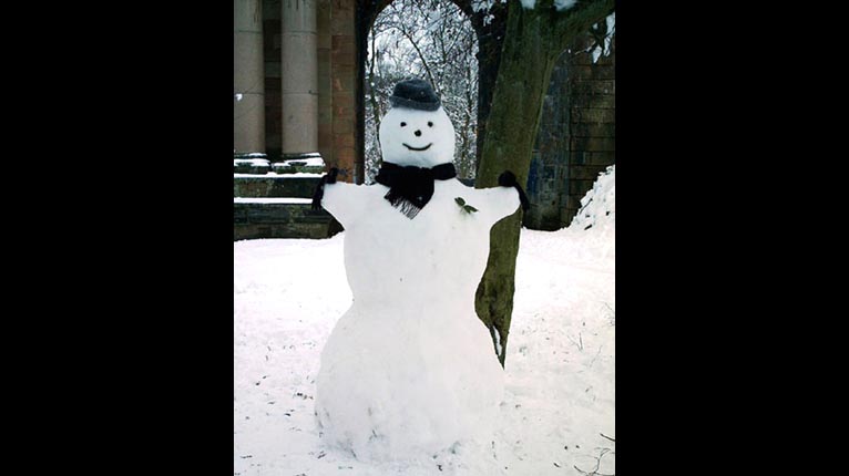 Bodach-sneachda ann am Pàirc Kelvingrove an Glaschu