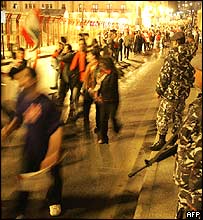 لبنان میں حزب مخالف حکومتی پابندی کے باوجود مظاہرہ کر رہی ہے