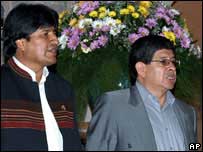 O presidente da Bolívia, Evo Morales, e o ministro boliviano dos hidrocarbonetos, Carlos Villegas