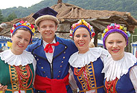 Cystadleuwyr yn Llangollen