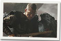 Sam Worthington fel Perseus yn y ffilm 