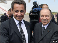Hai ông Nicolas Sarkozy và Abdelaziz Bouteflika