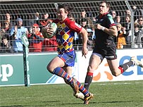 Florian Cazenave yn croesi am gais i Perpignan