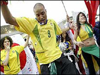 Torcedores brasileiros em festa Foto: AP