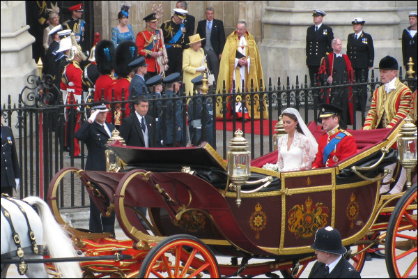 Cô dâu Catherine Middleton lên xe hoa