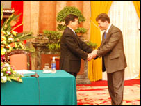 Ông Triết gặp gỡ học giả nước ngoài