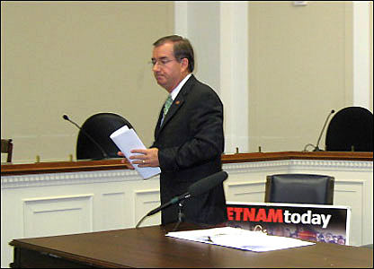 Dân biểu Ed Royce, từ California, đảng Cộng Hòa