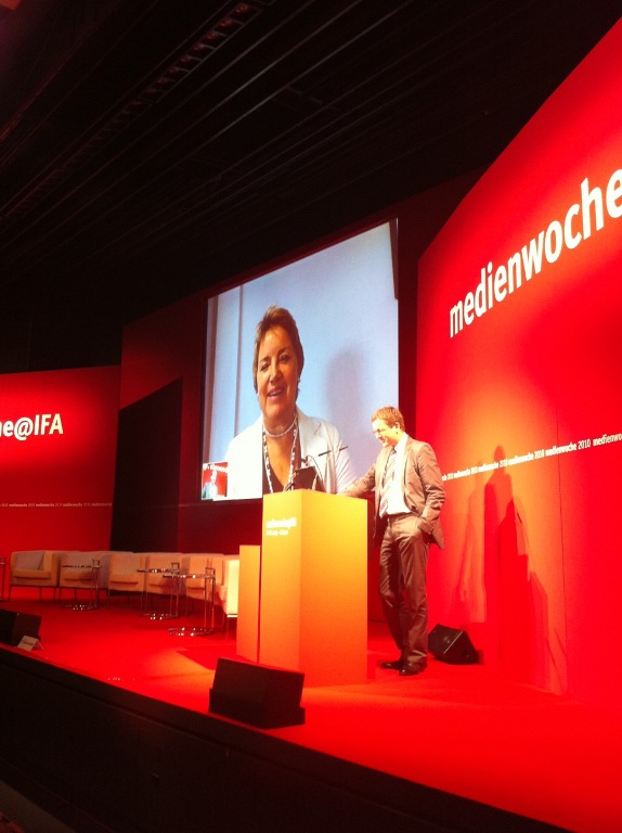 Caroline visible by videoconference technology