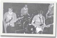 Un o'r bandiau ym Mrwydr y Bandiau