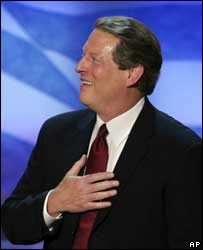 O ex-candidato à presidência dos Estados Unidos Al Gore em discurso durante a convenção do Partido Democrata dos Estados Unidos nesta segunda-feira, em Boston