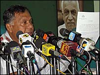 MP Jayawardene showing Vatican letter (photo: Elmo Fernando)