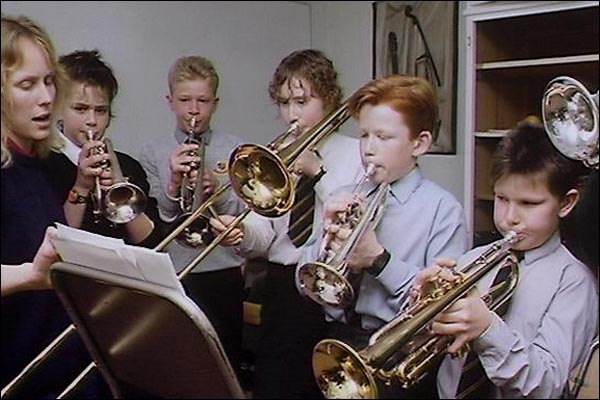 Trường tự lập ở Anh có thể chơi bản nhạc riêng