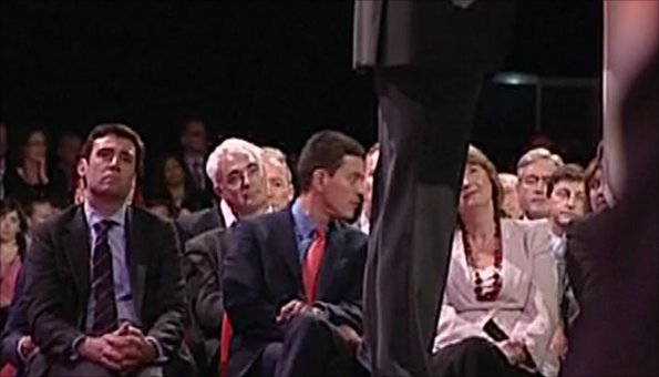 David Miliband asks Harriet Harman why she's clapping