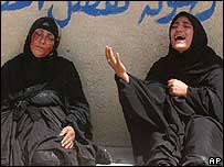 Phụ nữ Iraq thương khóc người thân thiệt mạng