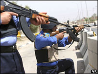 Cảnh sát Iraq đang tham gia chiến dịch tấn công quân du kích ở Basra