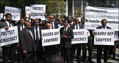 Lawyers protest the killing of Lasantha Wickramatunga (photo: KS Udayakumar)