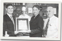 Blas yn derbyn y wobr