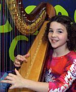 Glain o Ysgol Gynradd y Garnedd - cyntaf - Unawd Telyn.