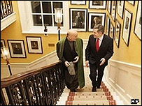 حامد کرزی رئیس جمهور افغانستان و گوردون براون نخست وزیر بریتانیا