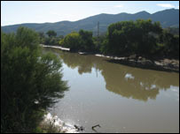 मटमैली नदी