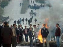 Şemdinli'de geçen hafta yollara kurulan barikatlar