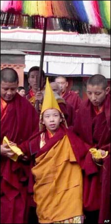 pilgrimage at the ZHaxi Lhumbo Lamasery in Shigaze, the second largest city of Tibet, Monday, June 21, 1999