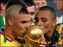 Ronaldo e Gilberto Silva