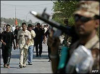 Kerbela'ya yürüyen Şiiler