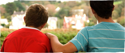 Helpu ffrindiau mewn trwbwl