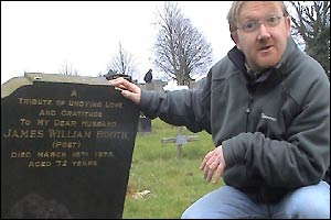 Glenys and her thimbles