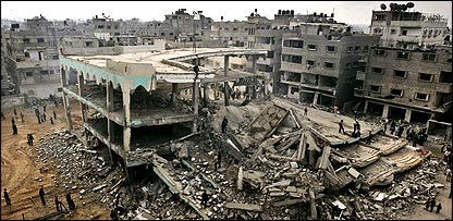 غزہ کی النور مسجد کا تباہ شدہ ڈھانچہ