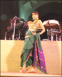 فیسٹیول میں کئی طرح کے رقص پیش کے جارہے ہیں