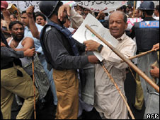 Bạo động tại Pakistan