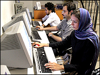 بسیاری از زنان در ایران روزمره با اینترنت سر و کار دارند
